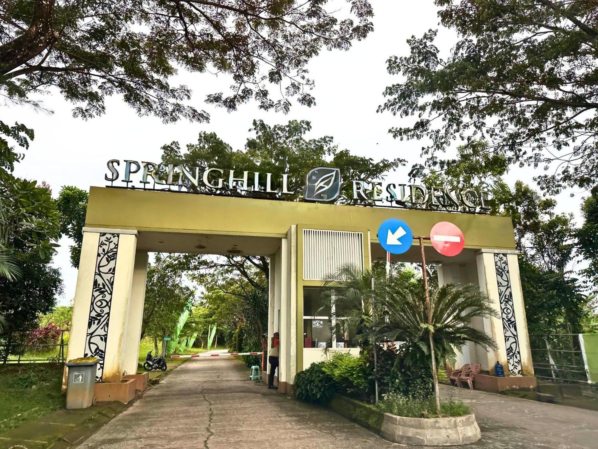 Blessimore Springhill 4Br Palembang Bagian luar foto